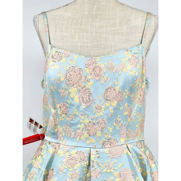 Mac‎ Duggal Floral Jacquard Ballgown 26117I Size 14 with POCKETS - Picture 6 of 16